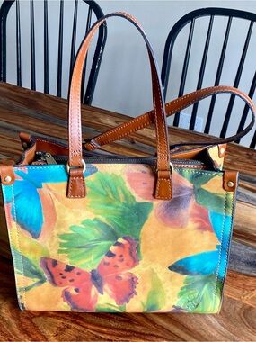 Patricia Nash multi Butterfly-Print Tote Bag with Tan Handles